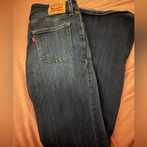 Stretchy Levi's women’s Jeans